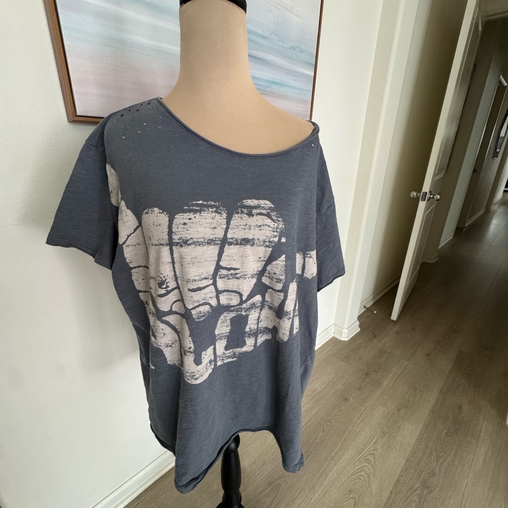 Magnolia Pearl Charcoal Graphic Tee - Picture 3 of 13